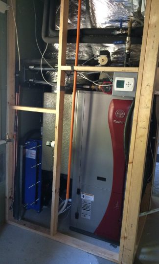 Geoexchange heat pump installed using bore water in a heat exchange